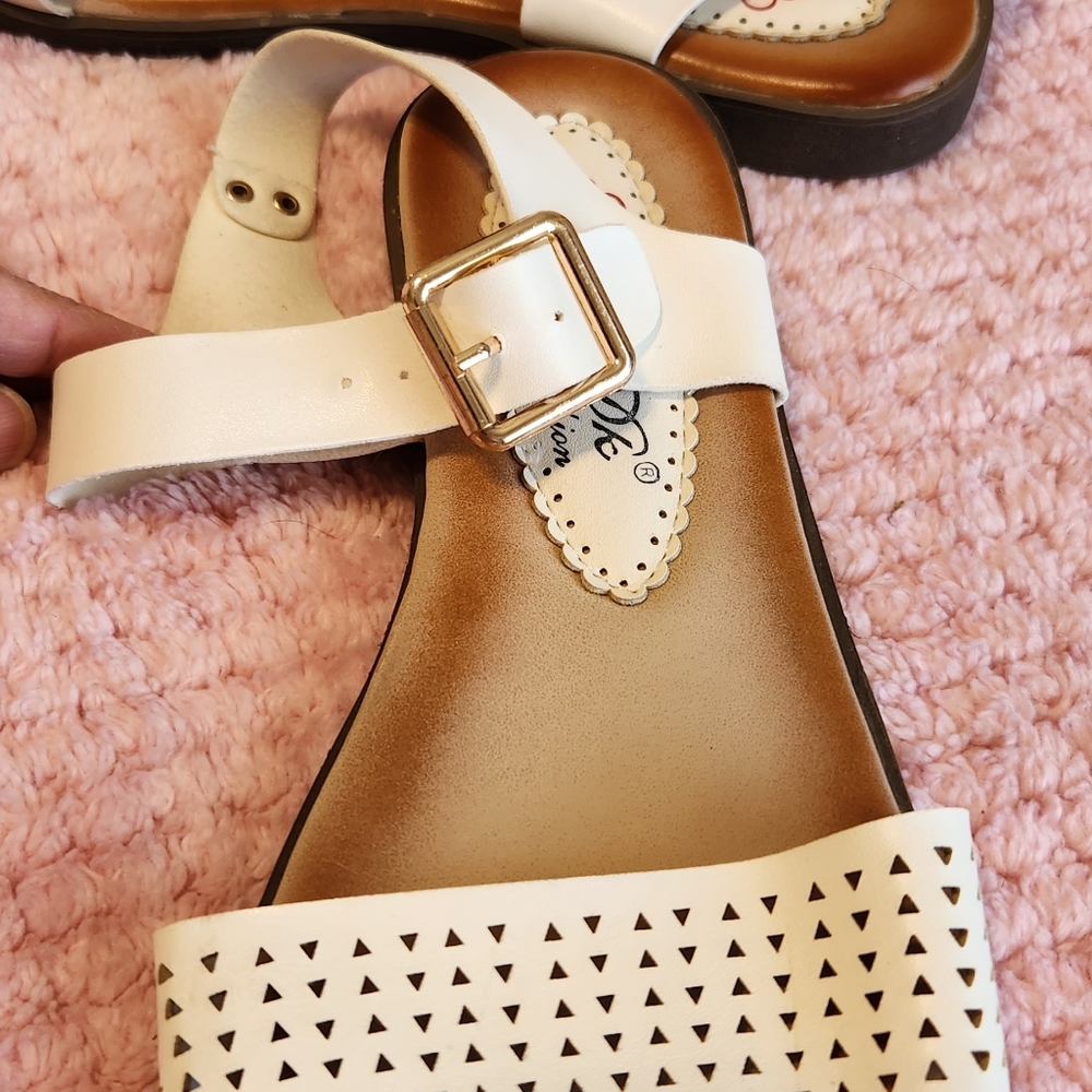 white sandals - Picture 4 of 5